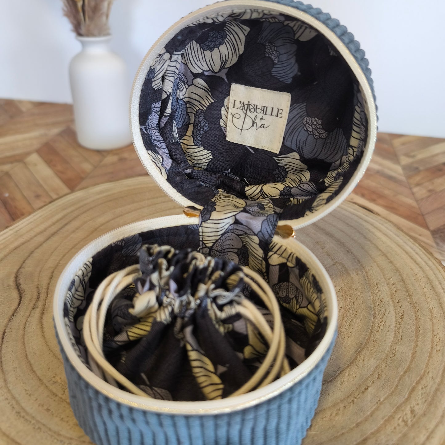 Écrin à bijoux - Modèle velours bleu foncé pétunia