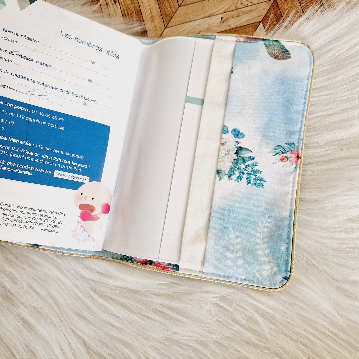Protège Carnet de Santé Brodé : L'accessoire indispensable pour ton bébé