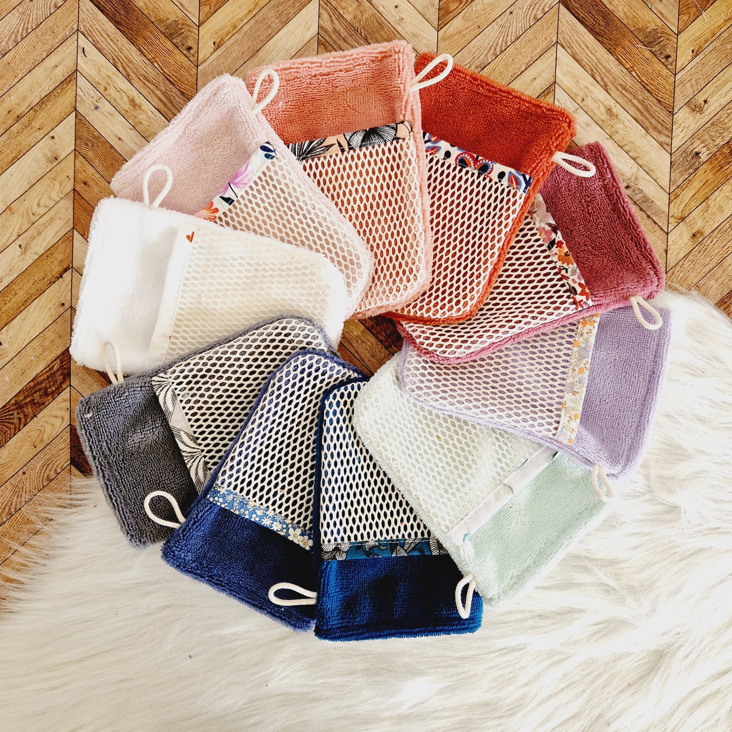 Gants de toilette avec poche en filet pour savon En stock