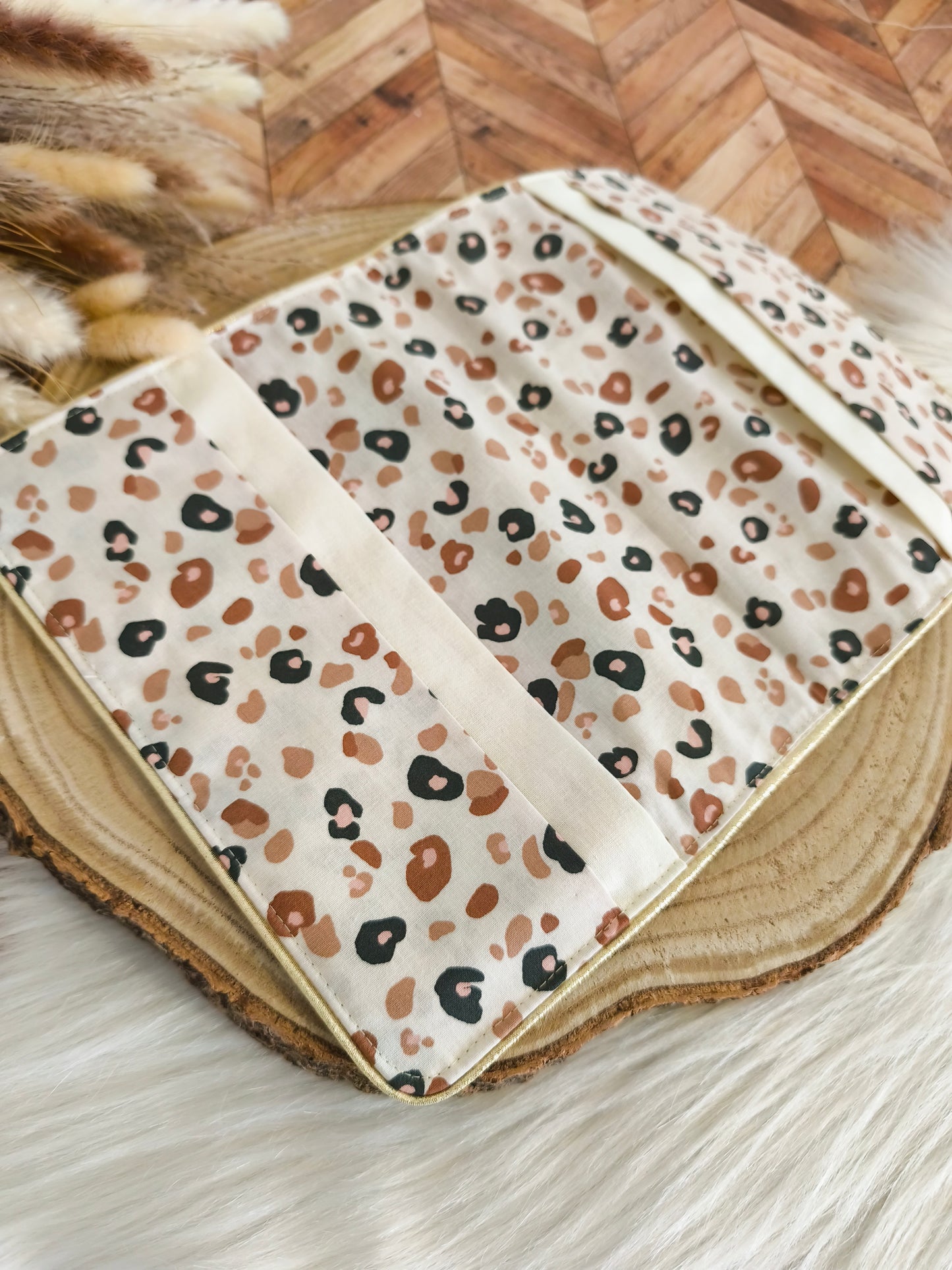 Protège Carnet de Santé Brodé : L'accessoire indispensable pour ton bébé