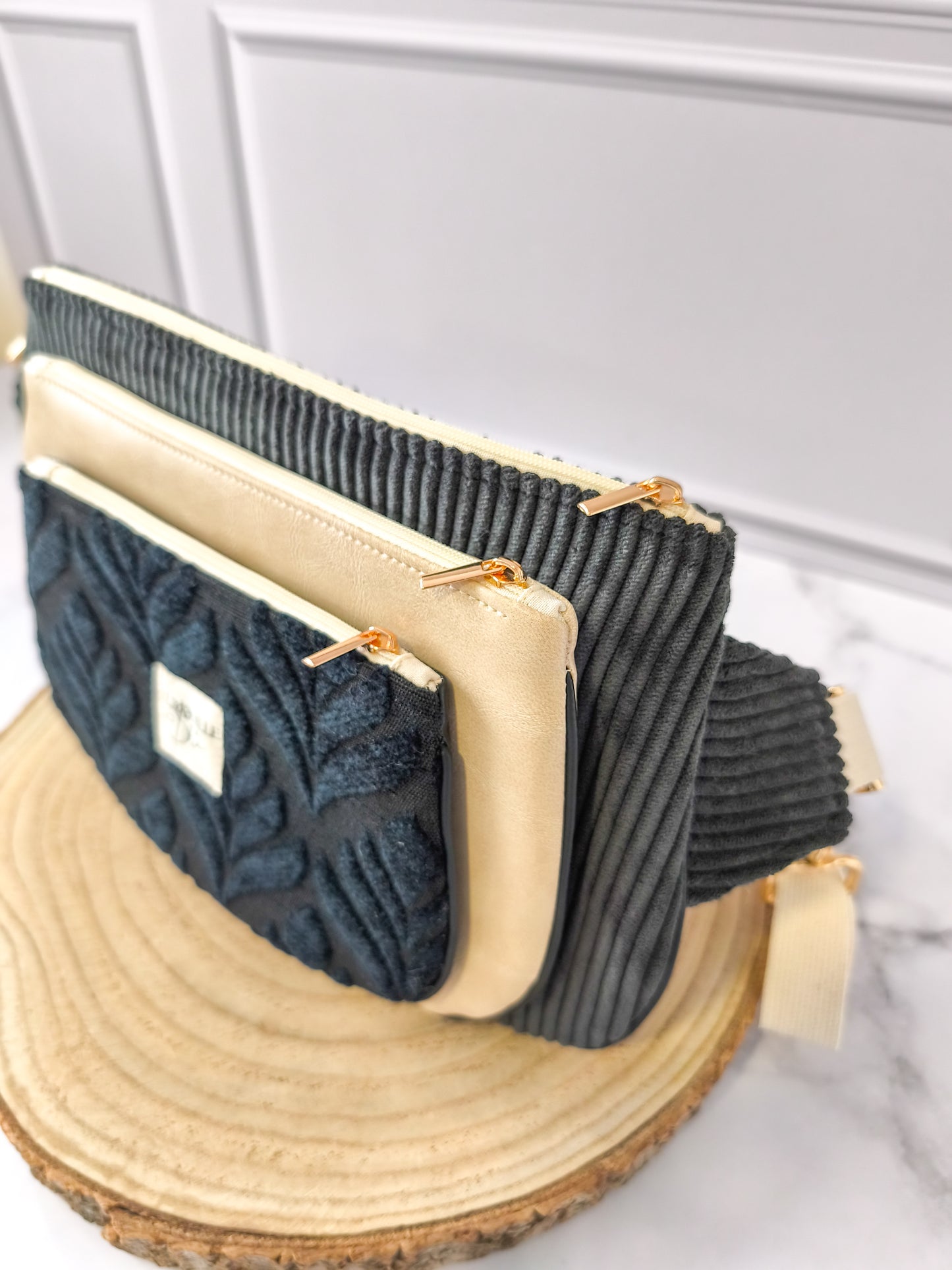 Banane Gaïa - velours noir et feuillage 3D - Quantité limitée