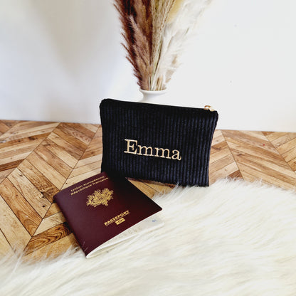 Pochette brodée