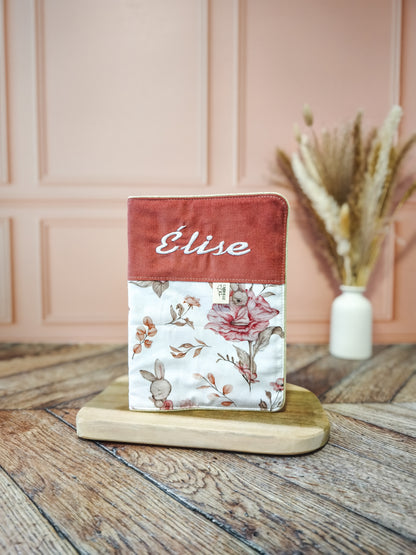 Protège Carnet de Santé Brodé : L'accessoire indispensable pour ton bébé